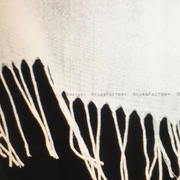 Ivory Pashmina Wrap Large Soft - Picture 6 of 7